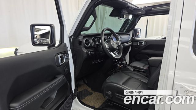 Jeep Wrangler 2022 — photo 10