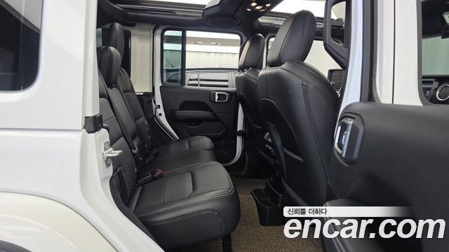 Jeep Wrangler 2022 — photo 12