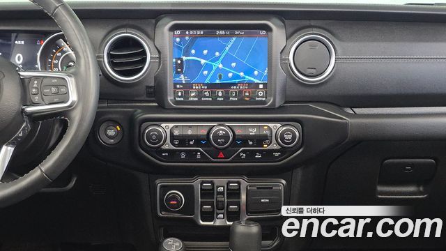 Jeep Wrangler 2022 — photo 14