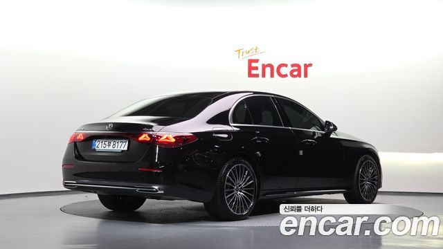 Mercedes-Benz E-Class 2026 — photo 2
