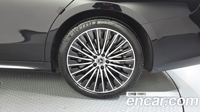 Mercedes-Benz E-Class 2026 — photo 7