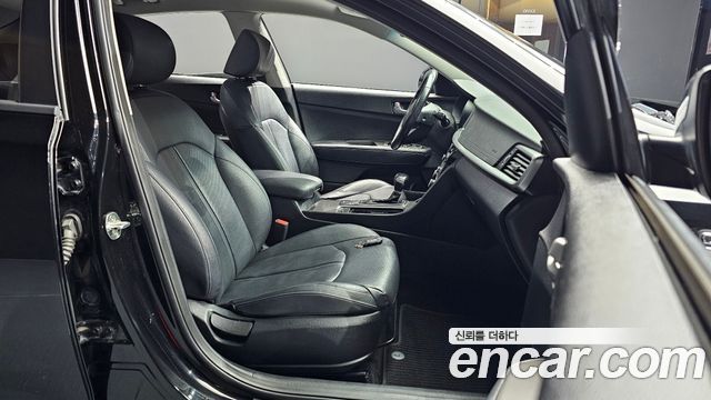 Kia K5 2019 — photo 17