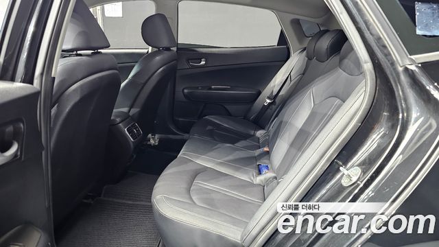Kia K5 2019 — photo 16