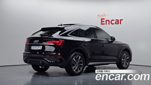 Audi Q5 2022 — photo 2