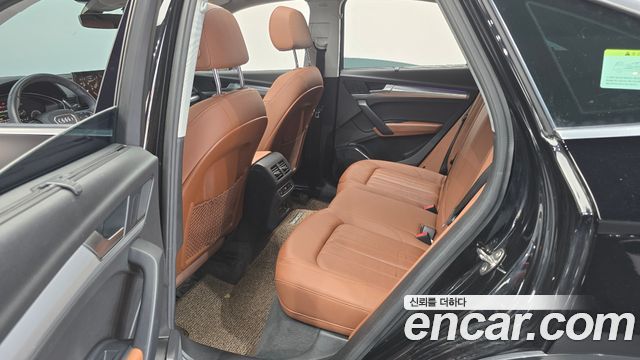 Audi Q5 2022 — photo 17