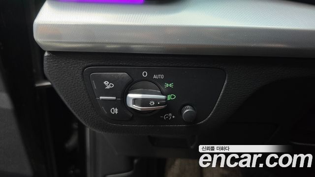 Audi Q5 2022 — photo 29