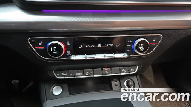 Audi Q5 2022 — photo 32