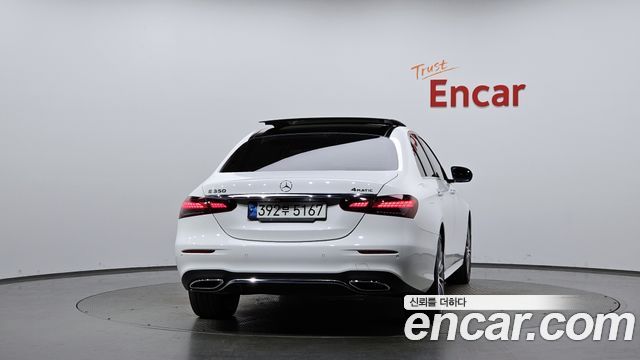 Mercedes-Benz E-Class 2021 — photo 4