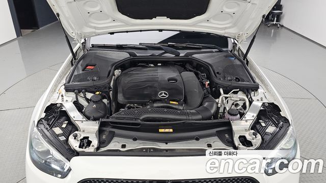 Mercedes-Benz E-Class 2021 — photo 6