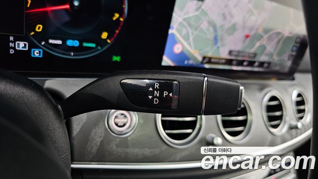 Mercedes-Benz E-Class 2021 — photo 12