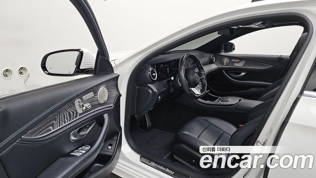 Mercedes-Benz E-Class 2021 — photo 13