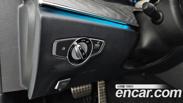 Mercedes-Benz E-Class 2021 — photo 26