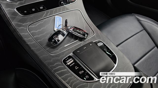 Mercedes-Benz E-Class 2021 — photo 29
