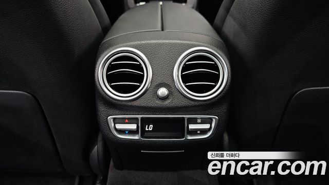 Mercedes-Benz E-Class 2021 — photo 31