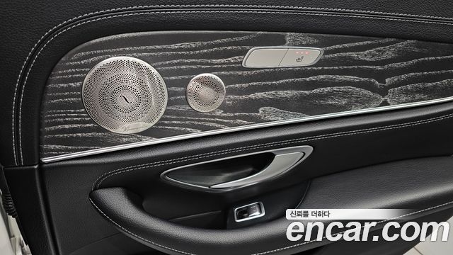 Mercedes-Benz E-Class 2021 — photo 32