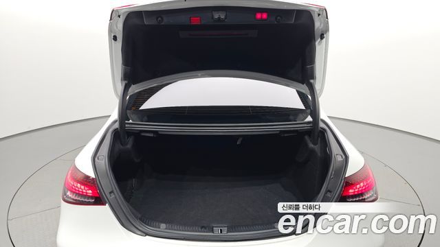 Mercedes-Benz E-Class 2021 — photo 34