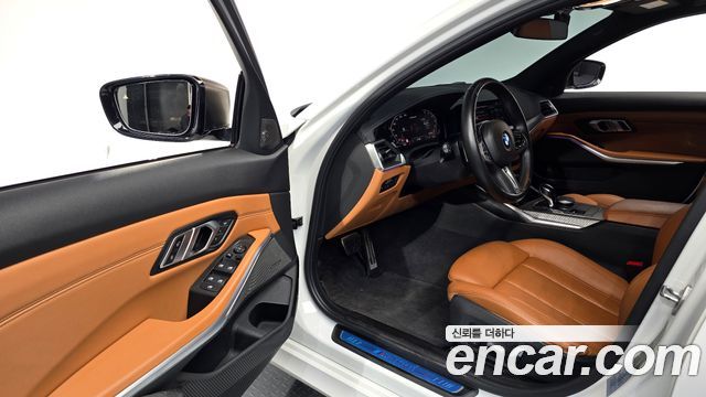 BMW 3-Series 2020 — photo 13