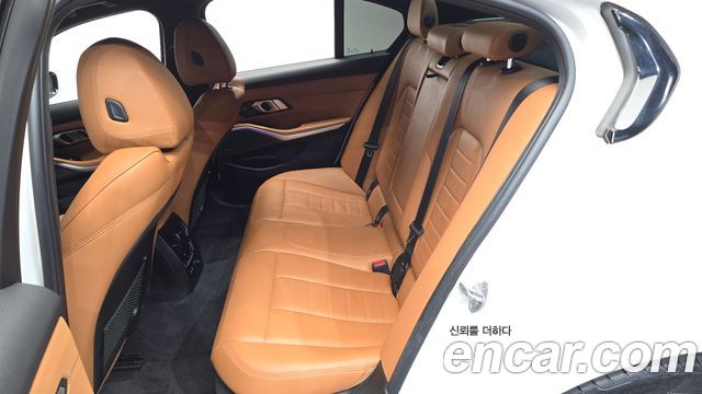 BMW 3-Series 2020 — photo 17