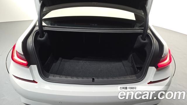 BMW 3-Series 2020 — photo 25