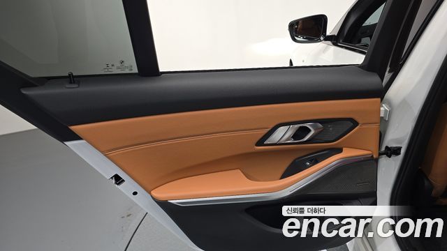 BMW 3-Series 2020 — photo 15