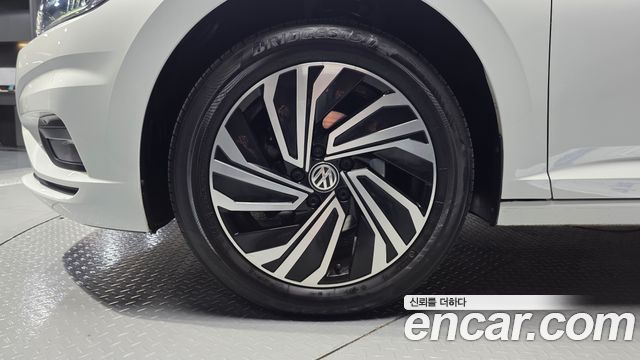 Volkswagen Jetta 2021 — photo 5