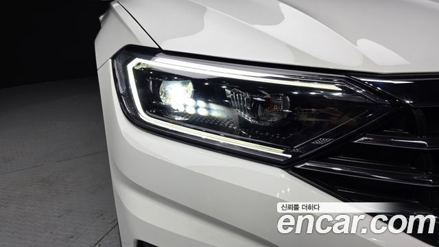 Volkswagen Jetta 2021 — photo 8