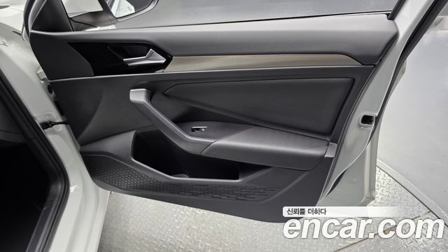 Volkswagen Jetta 2021 — photo 14