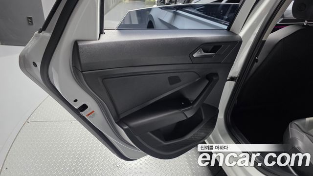 Volkswagen Jetta 2021 — photo 15