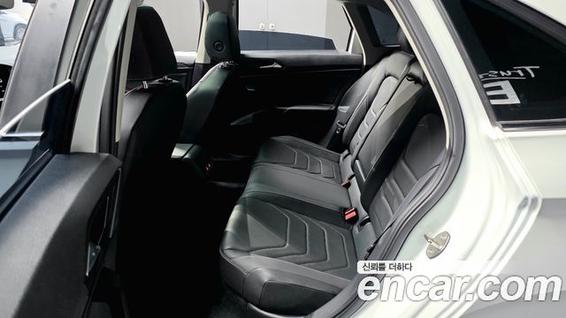 Volkswagen Jetta 2021 — photo 16