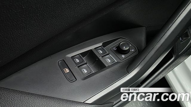 Volkswagen Jetta 2021 — photo 29