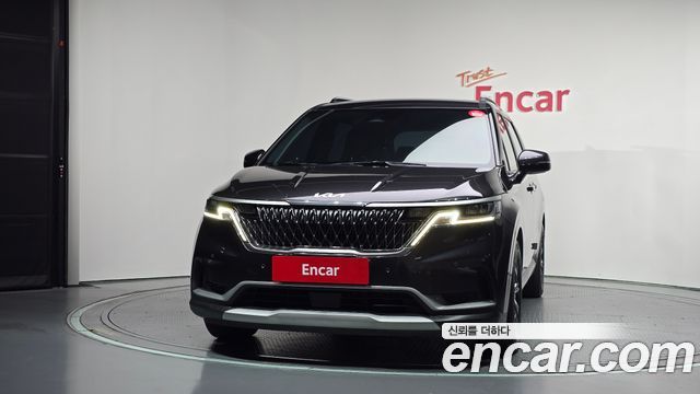 Kia Canival 2023 — photo 3
