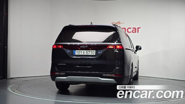 Kia Canival 2023 — photo 4
