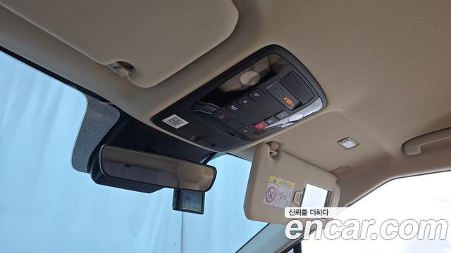 Kia Canival 2023 — photo 25