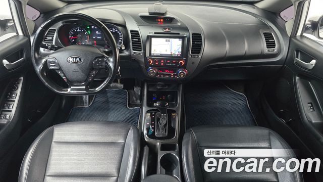 Kia K3 2016 — photo 10