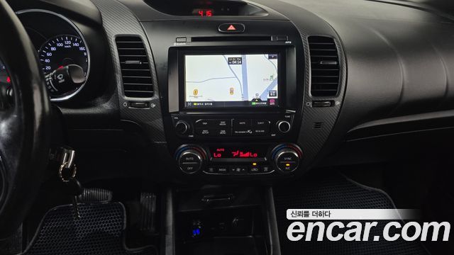 Kia K3 2016 — photo 19