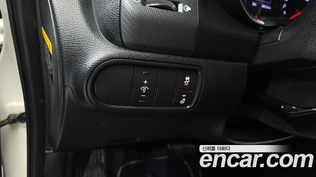 Kia K3 2016 — photo 22