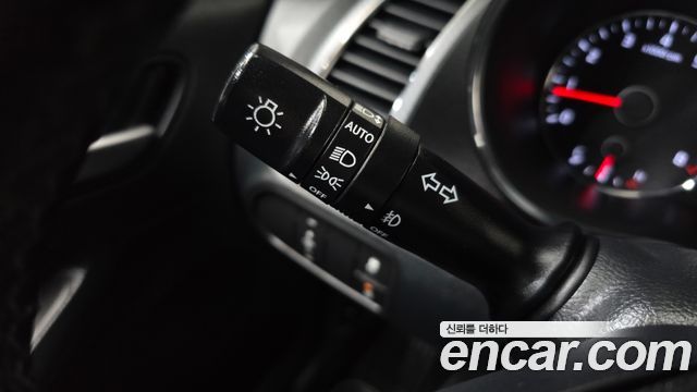 Kia K3 2016 — photo 24