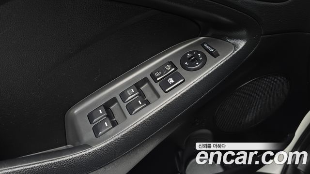 Kia K3 2016 — photo 25