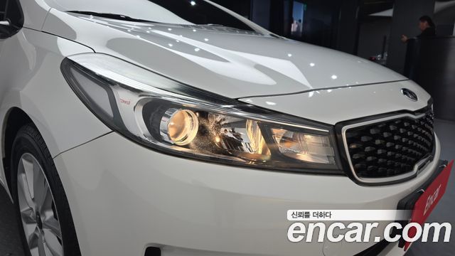 Kia K3 2016 — photo 8