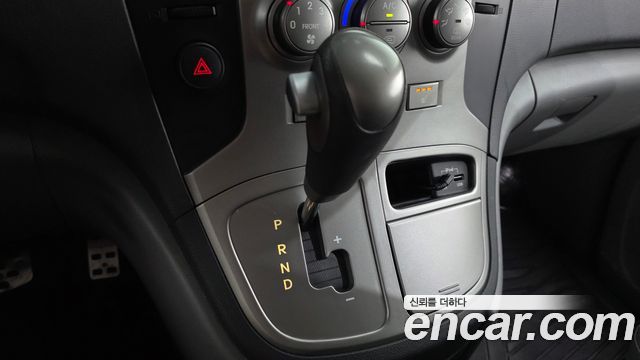 Hyundai Starex 2015 — photo 9