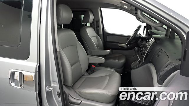 Hyundai Starex 2015 — photo 11