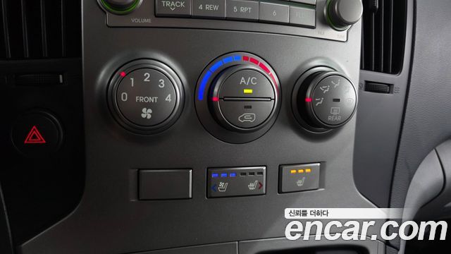 Hyundai Starex 2015 — photo 18