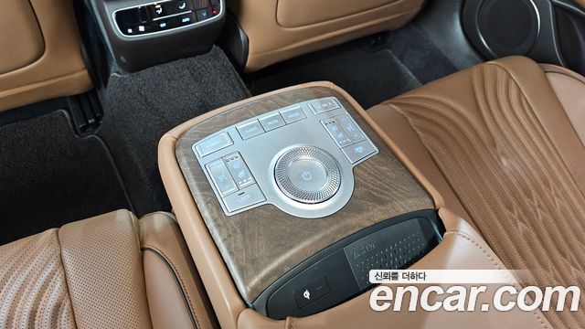 Genesis G80 2022 — photo 24