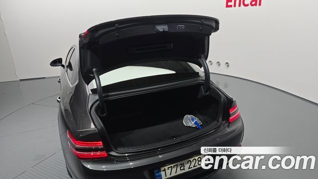 Genesis G80 2022 — photo 36