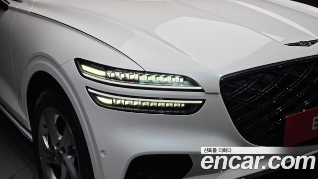 Genesis GV70 2025 — photo 8