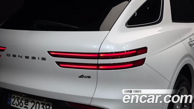 Genesis GV70 2025 — photo 9