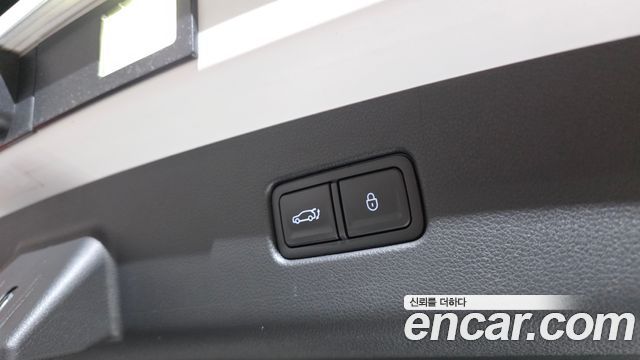 Genesis GV70 2025 — photo 32