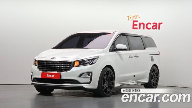 Kia Canival 2019 — photo 1