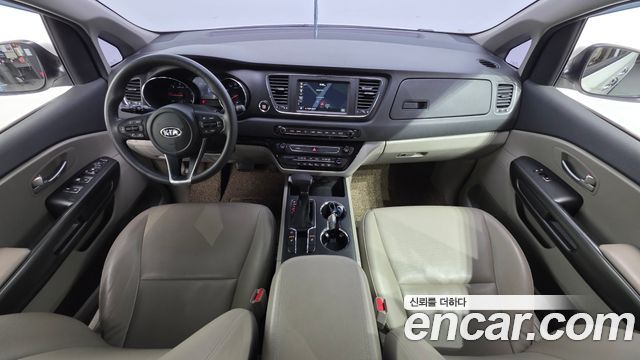 Kia Canival 2019 — photo 10
