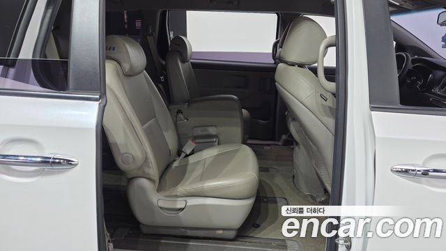 Kia Canival 2019 — photo 17
